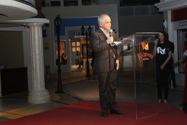 Mr. Emilio Medina -Governor of KidZania Brazil- during his inaugural speech.